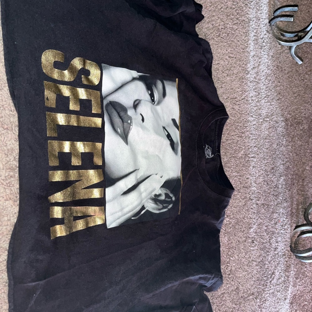 Selena crop top